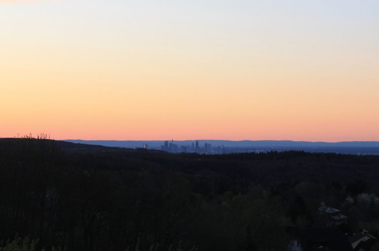 Dieser Sonnenaufgang erwartet dich in unserer Ferienwohnung, Monteurwohnung, Monteurzimmer, Unterkunft in Kelkheim Ruppertshain